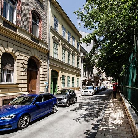 Elegant Duplex Near City Greenery 부다페스트 외부 사진